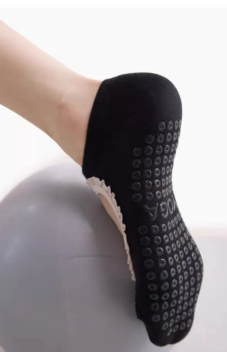 Barre Style Grip Socks – Non-Slip Pilates & Yoga Socks