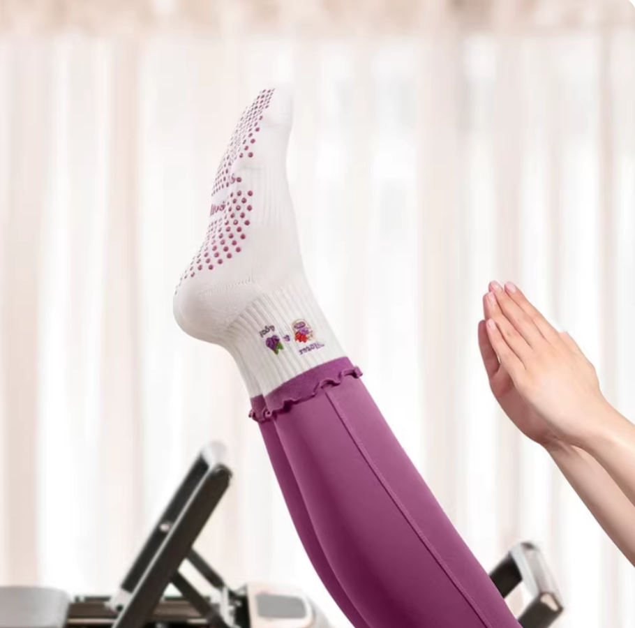 Lace Grip Socks – Women’s Pilates & Yoga Studio Workout Socks