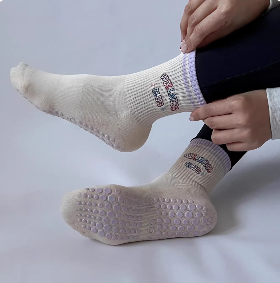 Women’s Non-Slip Grip Socks – Pilates, Yoga & Barre Studio Socks