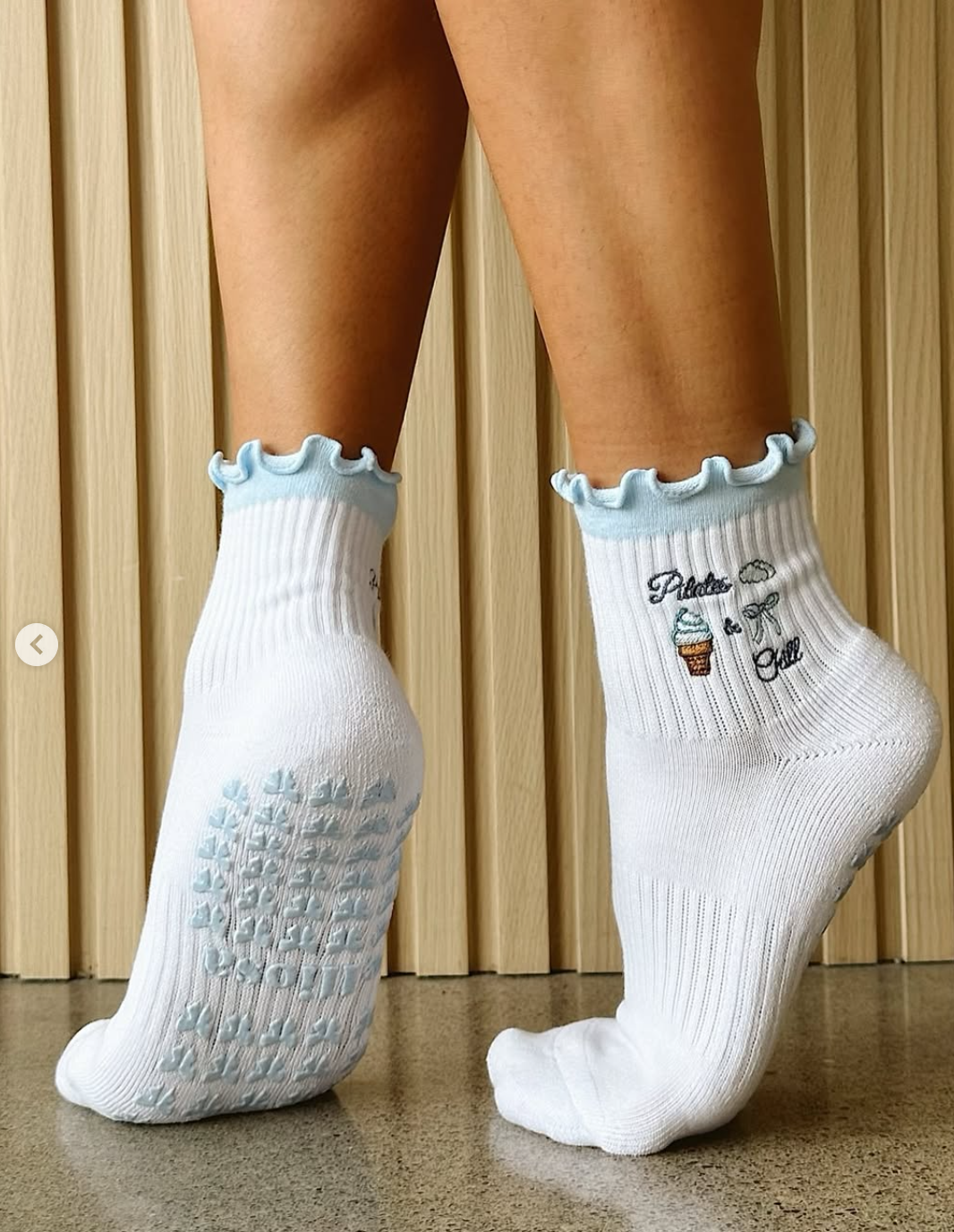 Lace Grip Socks – Women’s Pilates & Yoga Studio Workout Socks