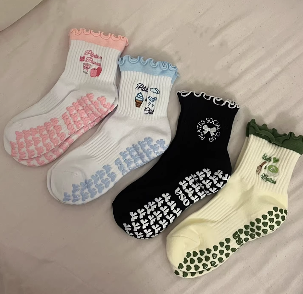 Lace Grip Socks – Women’s Pilates & Yoga Studio Workout Socks