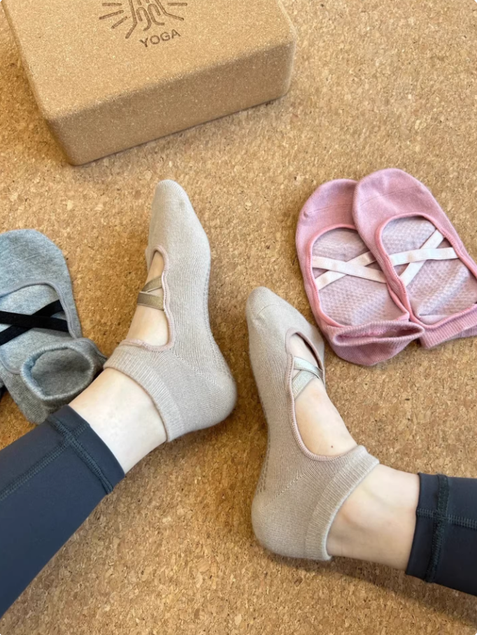 Women’s Grip Socks – Non-Slip Ballet Socks for Yoga, Pilates, Barre & Home Workouts